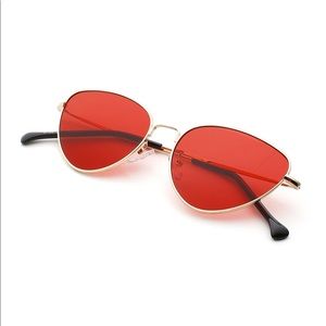 Oval shaped sunglasses